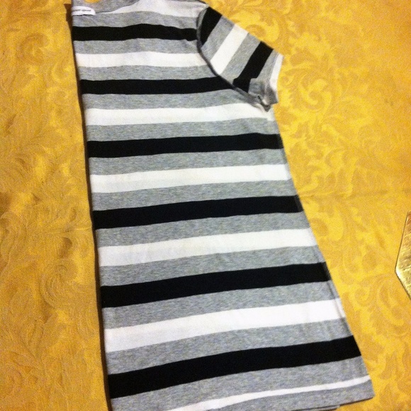 Brand New Black & White Tshirt 👚😎😊😍 - Picture 2 of 4