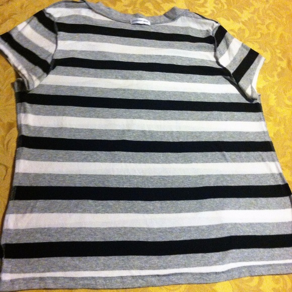 Brand New Black & White Tshirt 👚😎😊😍 - Picture 3 of 4