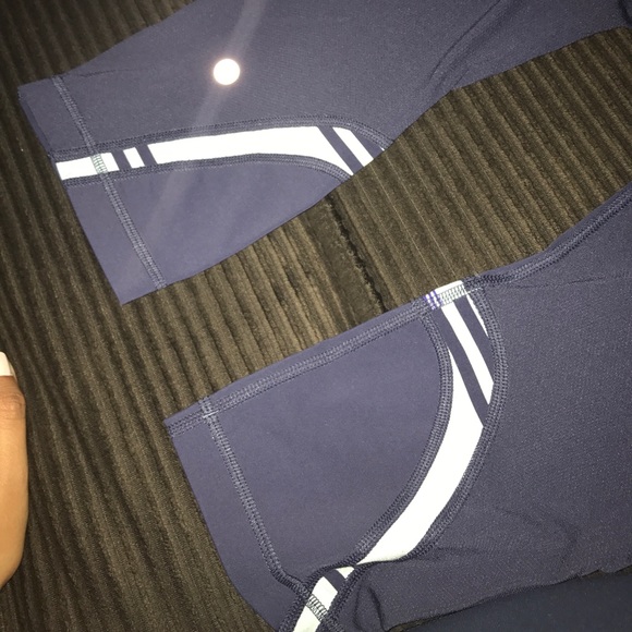 Lululemon Inspire Crops - Picture 3 of 5