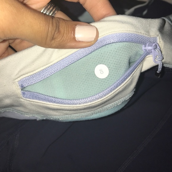 Lululemon Inspire Crops - Picture 4 of 5