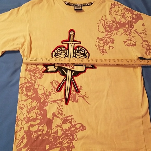 BEAUTIFUL BOY'S T-SHIRT ~ NEVER WORN - Picture 5 of 6