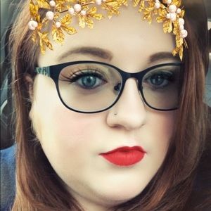 Meet your Posher, Lena