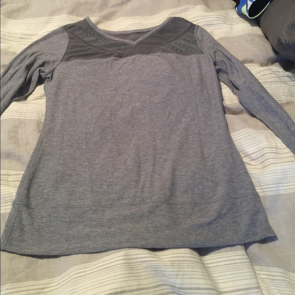 Lulu size 8 fitted pullover top