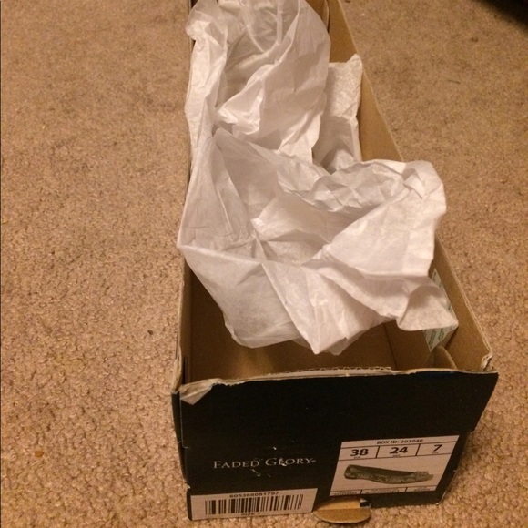 NEW DRESSY FADED GLORY FLATS!! - Picture 4 of 4