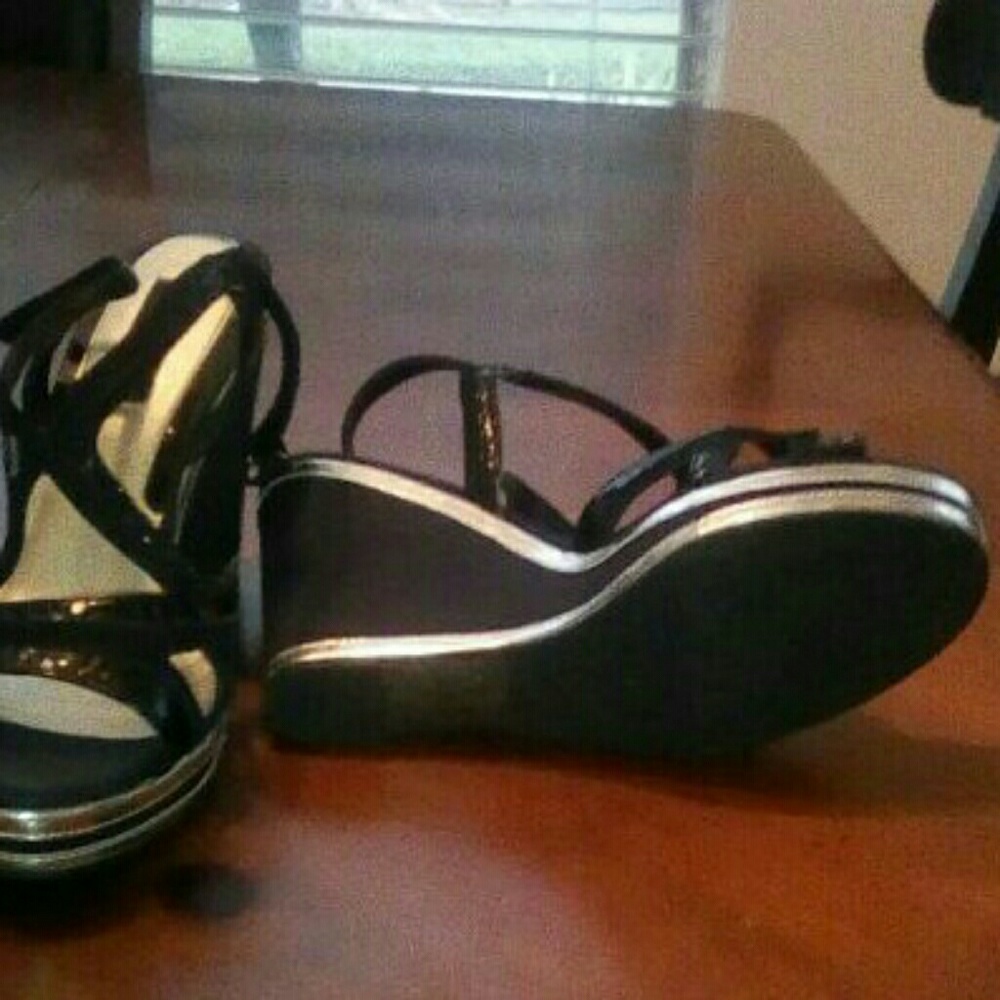 White House Black Market Wedges