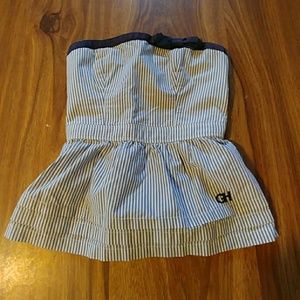 Adorable Gilly Hicks crop top shirt