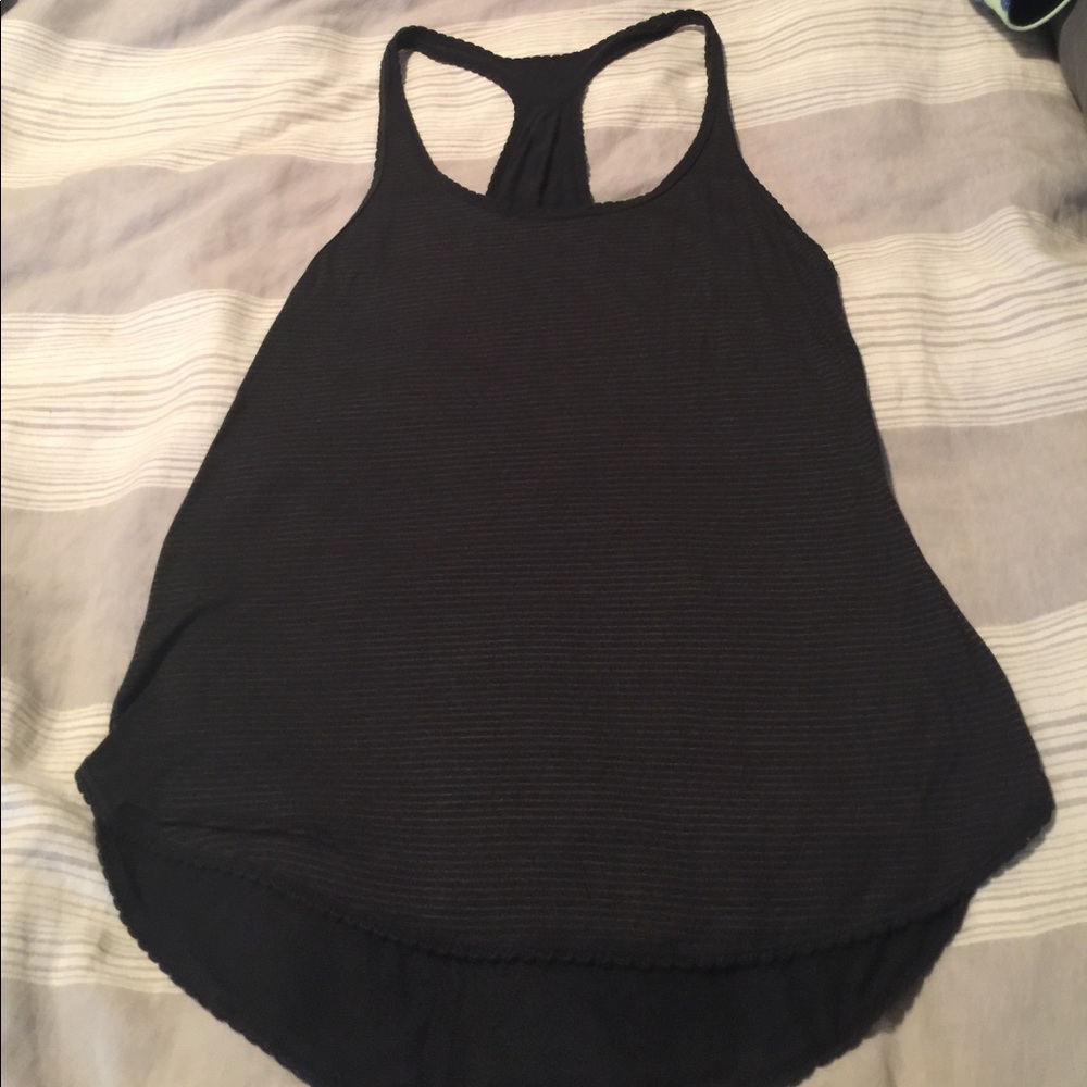 Size 6 Lulu singlet
