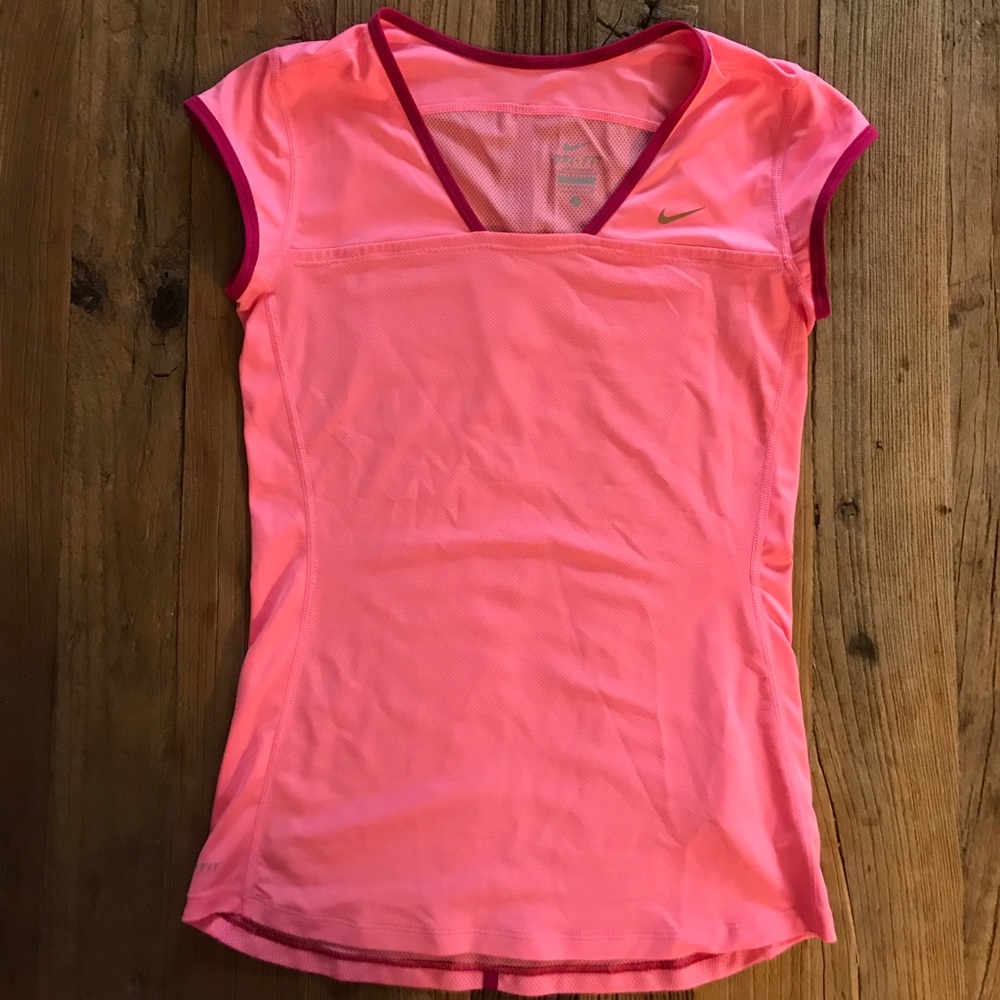 Pink Nike dri-fit