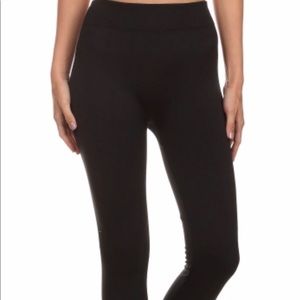 Warm black leggings OSFM only a few left!!