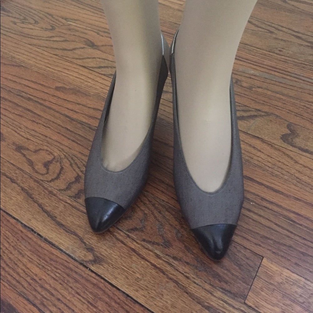 Vintage CHARLES JOURDAN (France) leather heels
