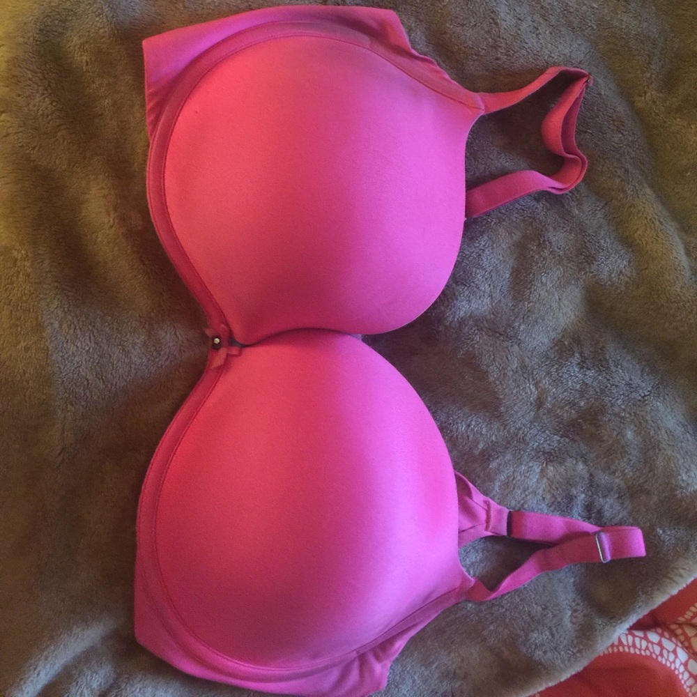 Victoria’s Secret plunge bra