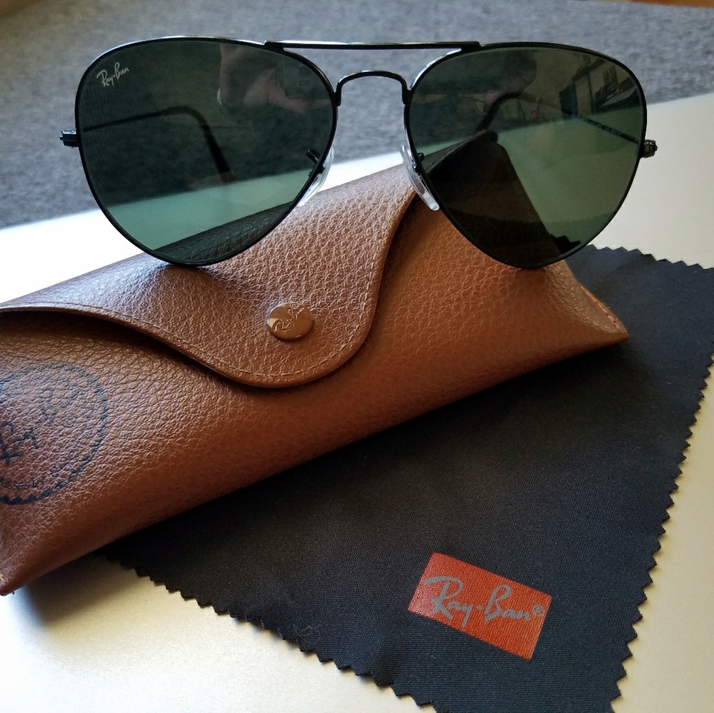 Ray Ban Aviators RB 3025- LG Black wire frame