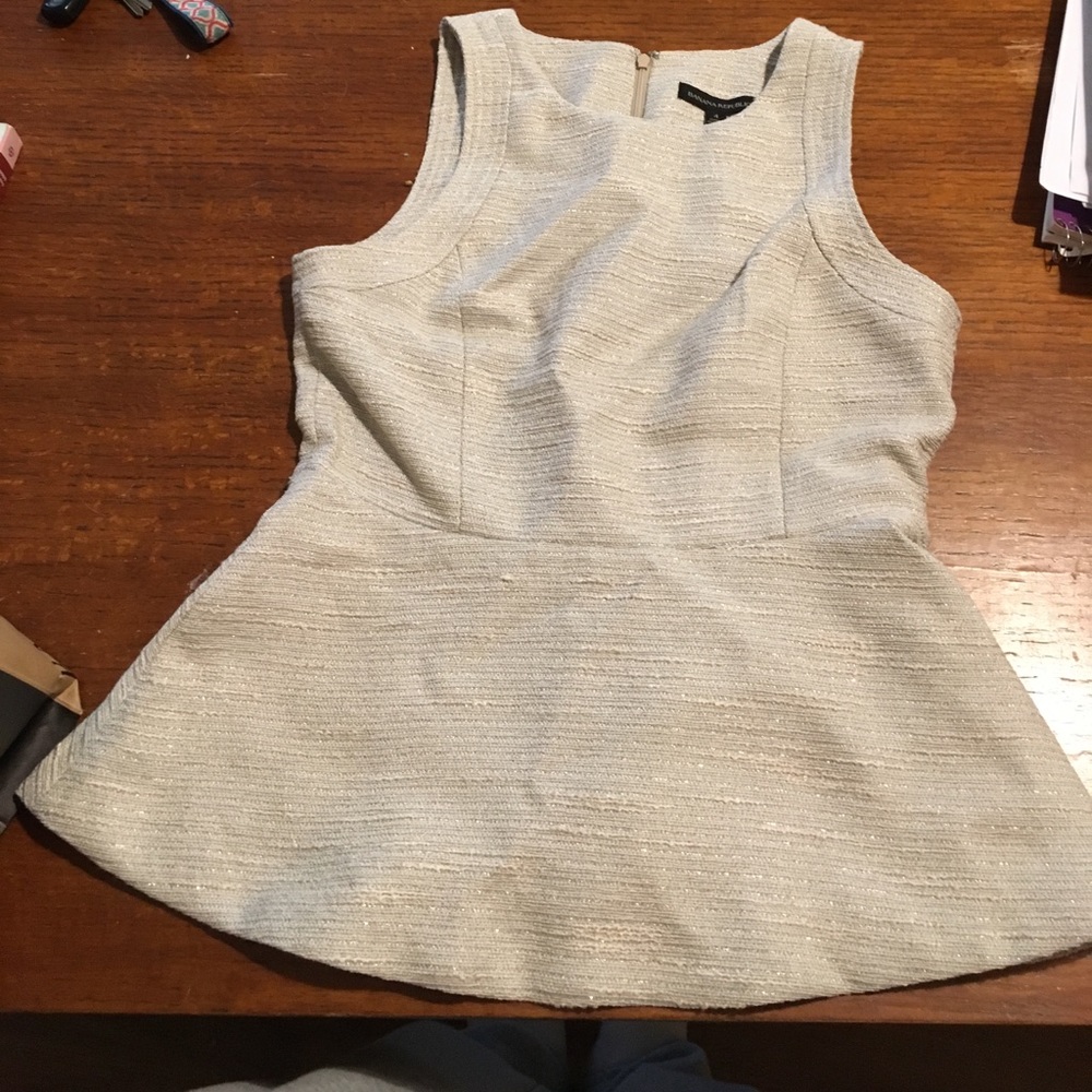 Size 4 Banana Republic Top!