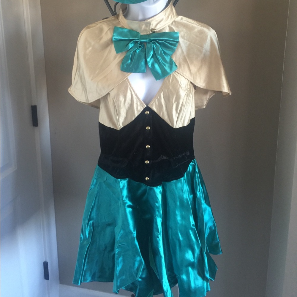 Costume