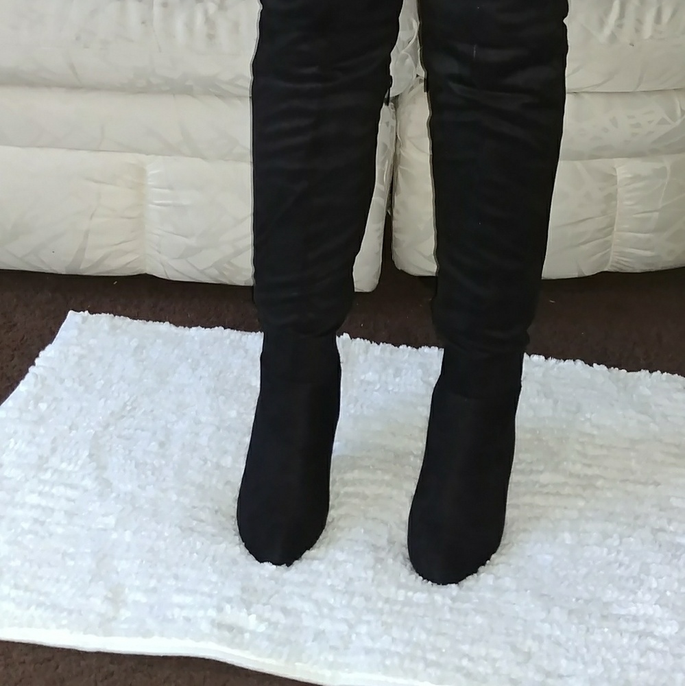 Last pair 8 SEXY Boots Over knee 🚨PRICE IS FIRM🚨 - Picture 3 of 8