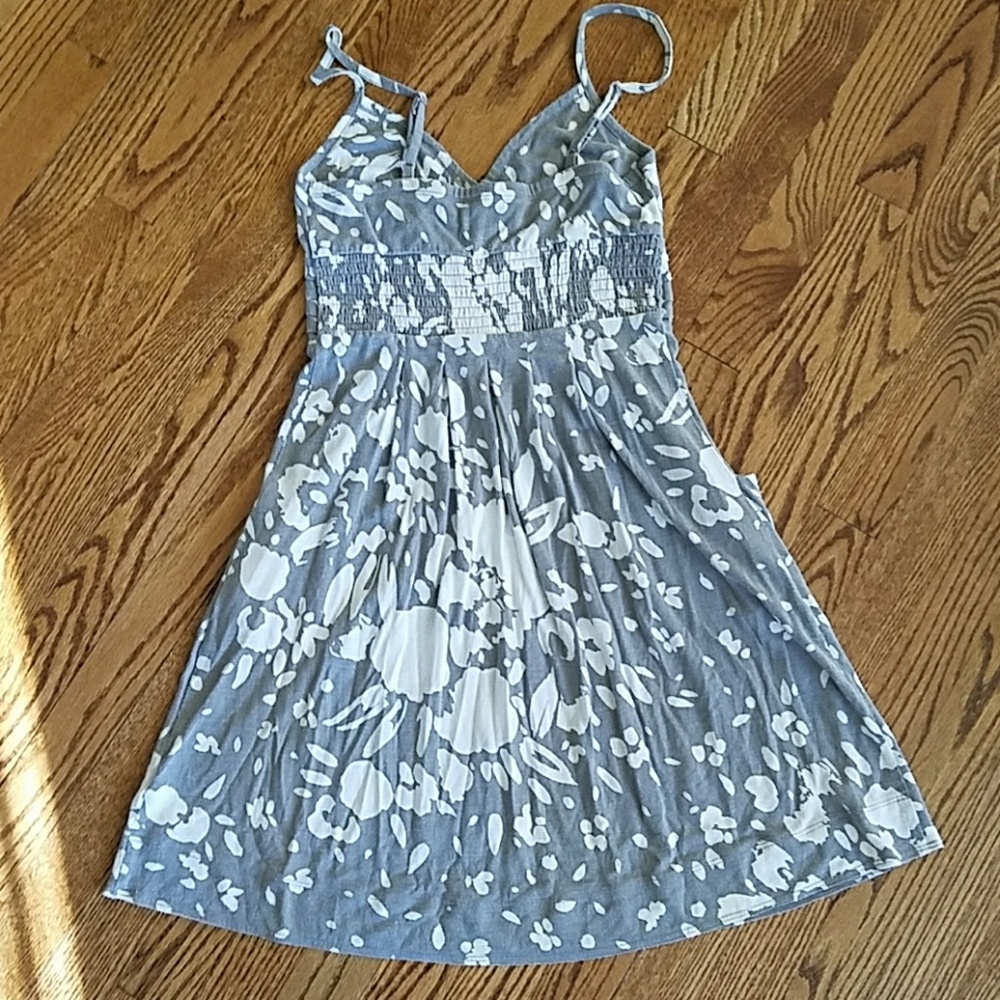 Has Pockets! - Picture 2 of 4