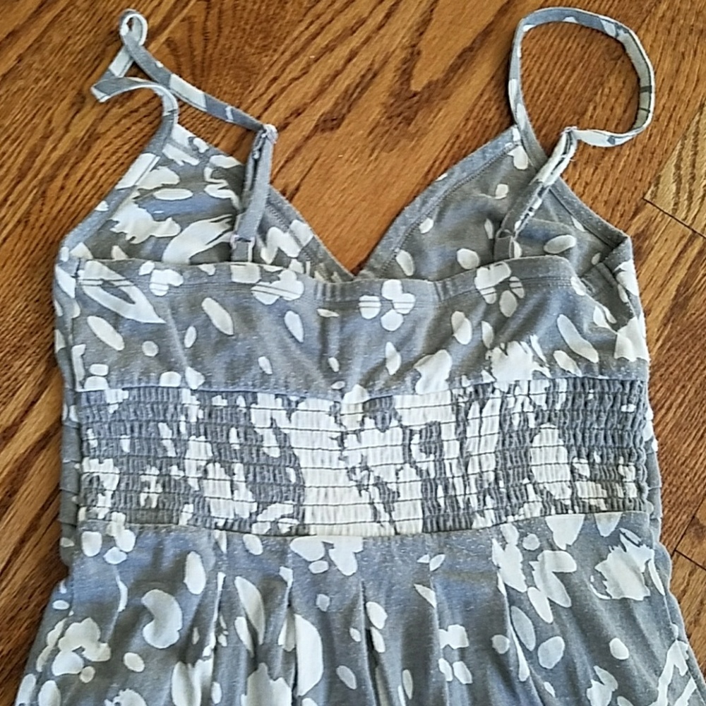 Has Pockets! - Picture 4 of 4