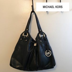FINAL SALE‼️Michael Kors Draw String Bucket Bag