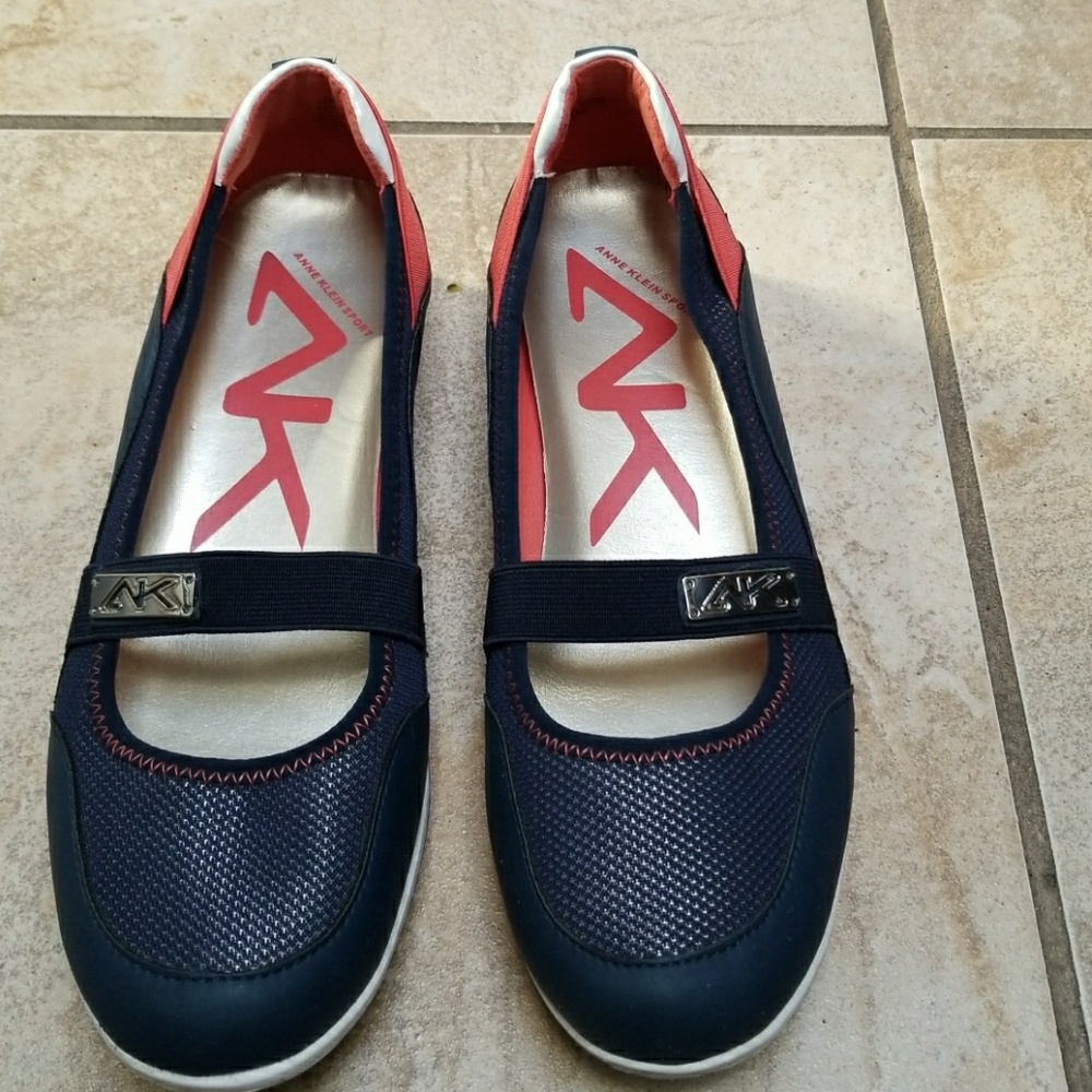 Anne Klein sporty shoe