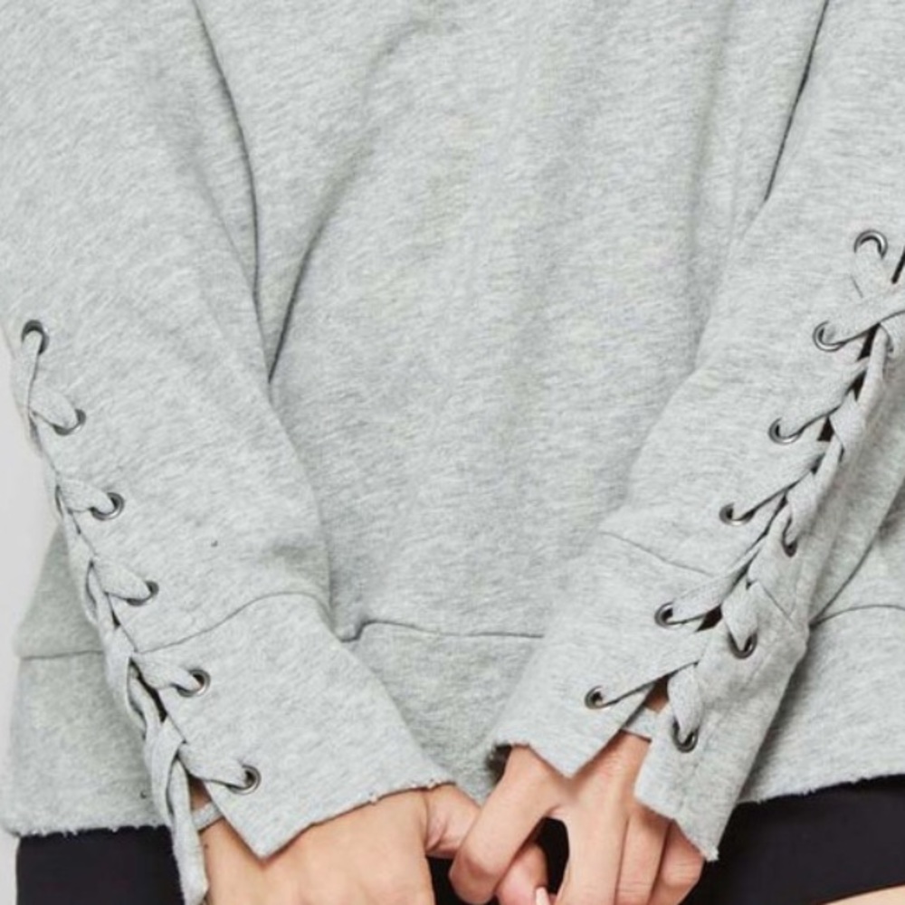 S-M Distressed Lace up sleeve sweatshirt - Picture 8 of 8