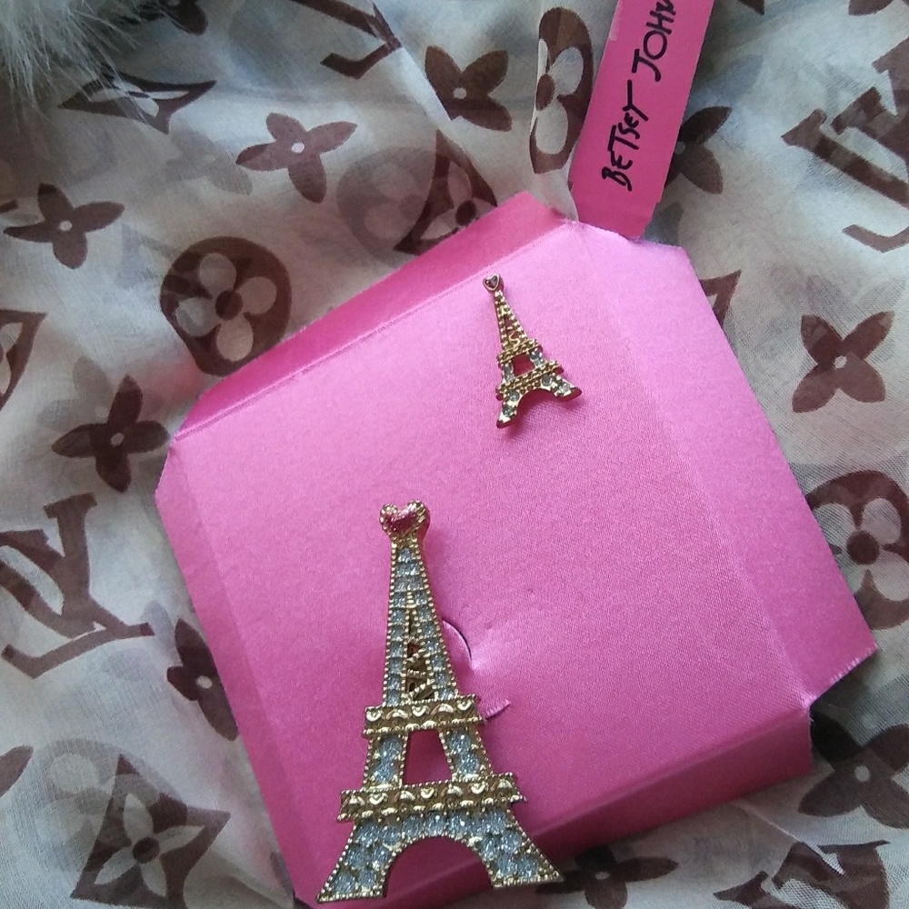 Betsey Johnson Eiffel Tower Broch