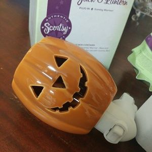Scentsy Jack O' Lantern Plug In