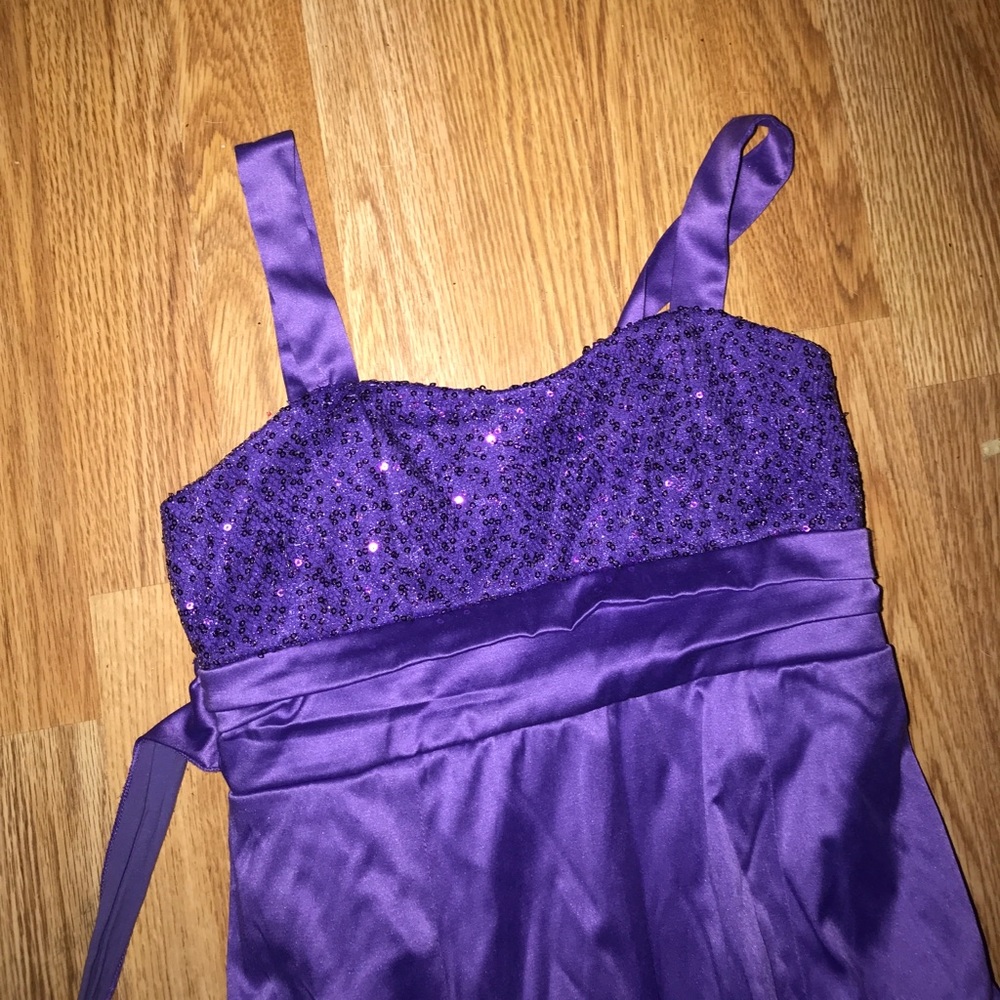 Dress - Picture 2 of 2