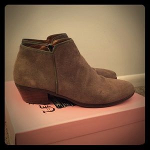 Crown Vintage ankle boots