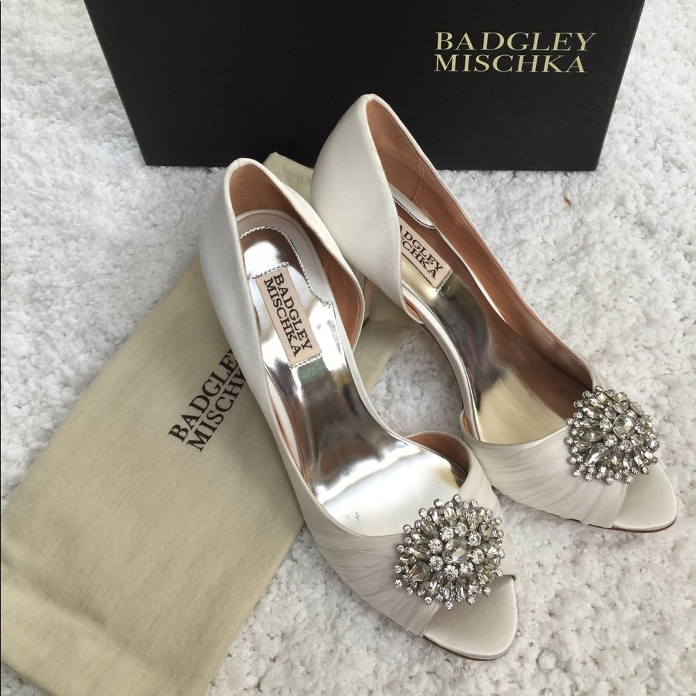 Badgley Mischka Pump