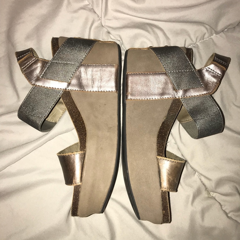 HOLDING Pewter OTBT Wedges