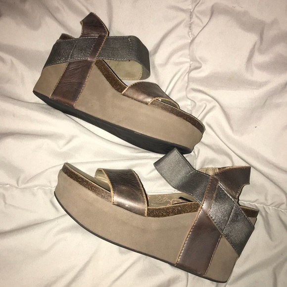 HOLDING Pewter OTBT Wedges - Picture 7 of 8