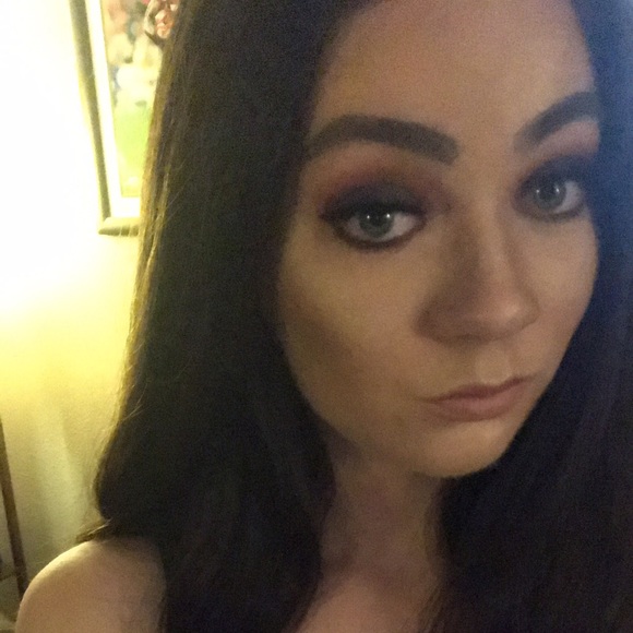 Meet your Posher, Julia - Picture 1 of 1