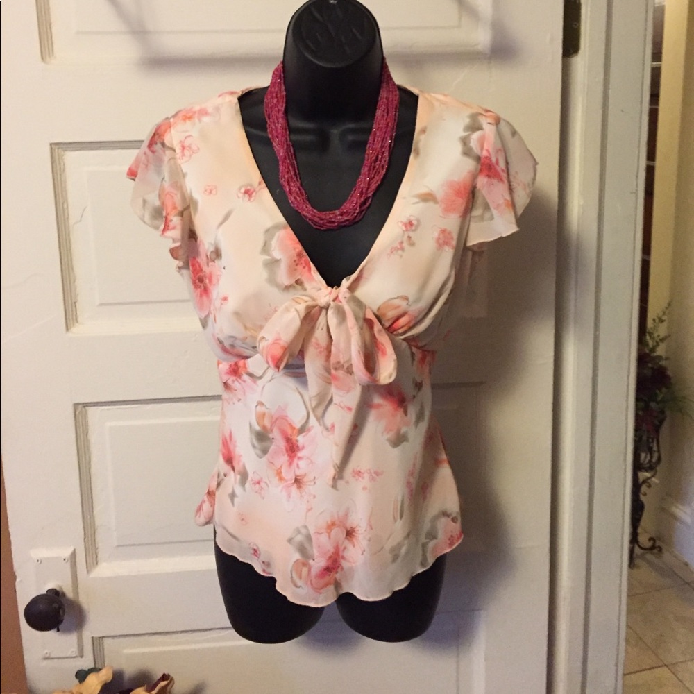 Women's size small floral print top pink