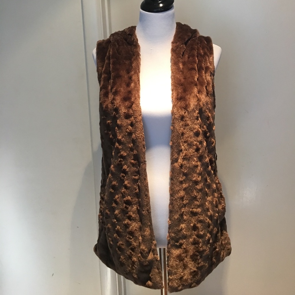 NWOT Luxurious Faux Fur Vest