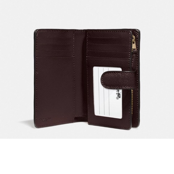 ❌SOLD❌ Coach crossgrain leather corner zip wallet - Picture 2 of 8