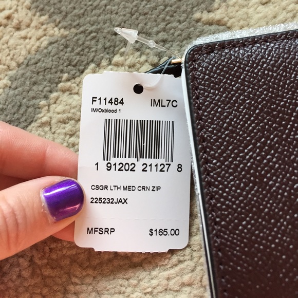 ❌SOLD❌ Coach crossgrain leather corner zip wallet - Picture 5 of 8