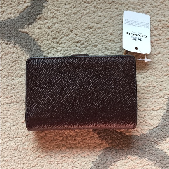 ❌SOLD❌ Coach crossgrain leather corner zip wallet - Picture 6 of 8