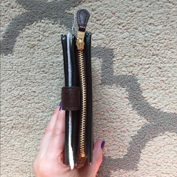 ❌SOLD❌ Coach crossgrain leather corner zip wallet - Picture 7 of 8