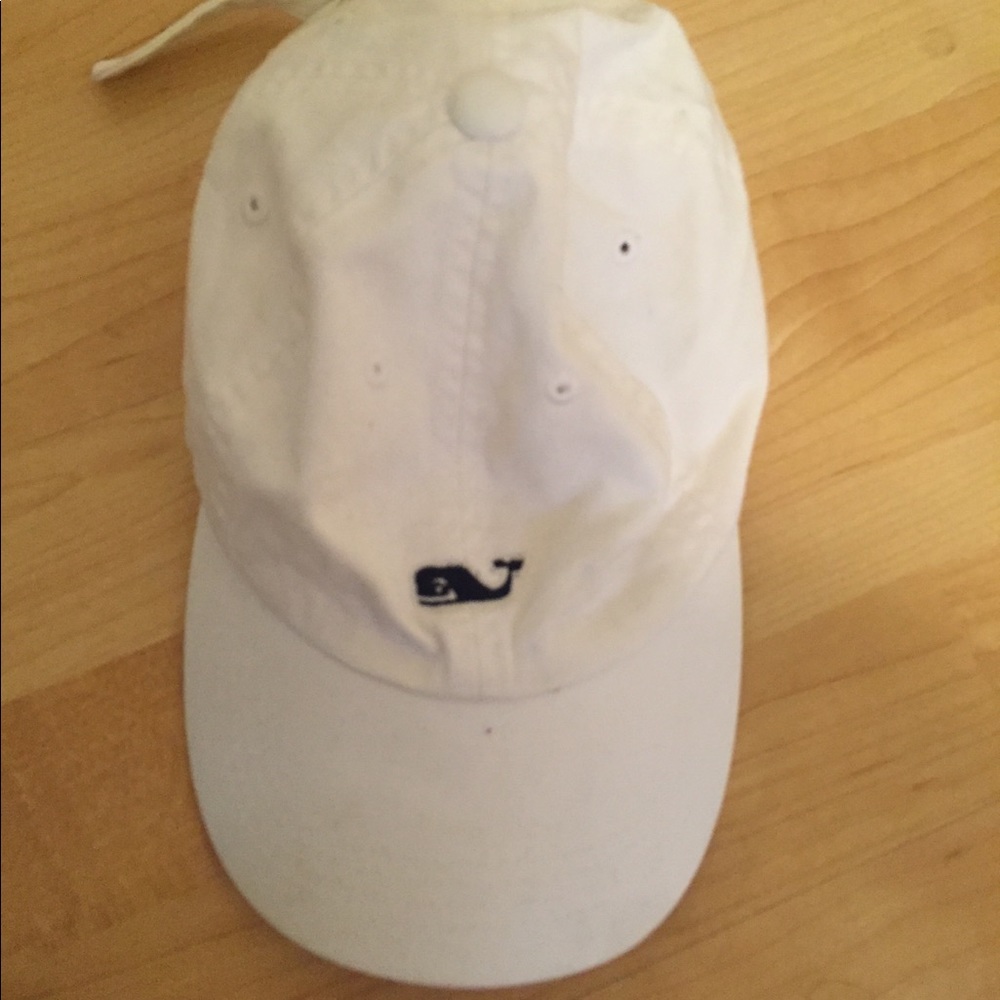 White Vineyard Vines hat