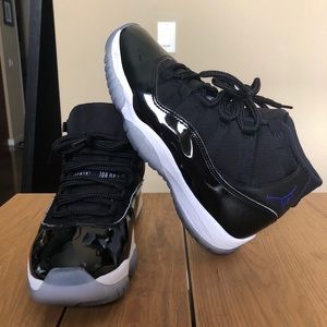 Air Jordan 11 Retro Black/Dark Concord white M8.5
