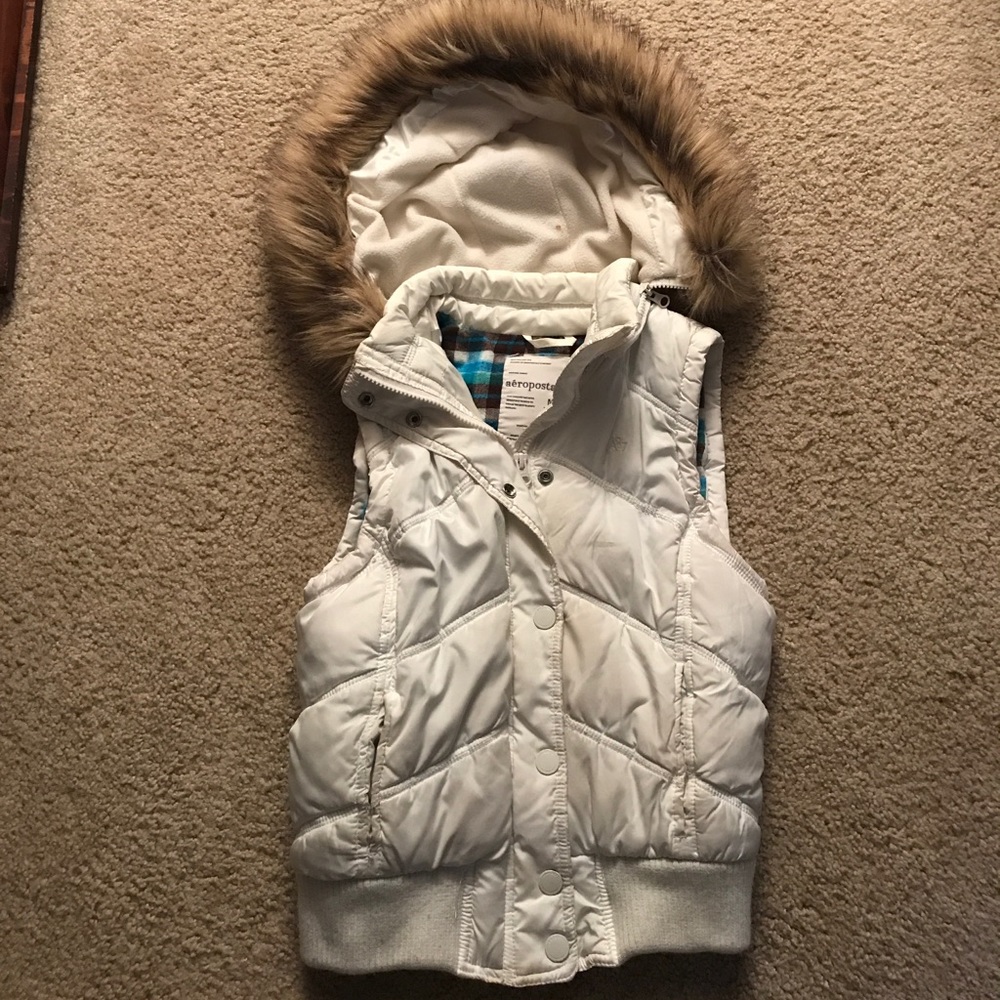 Aeropostale puffy vest with fur
