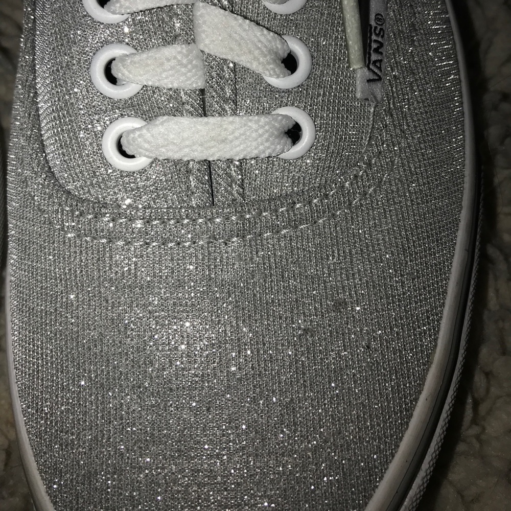 Vans - Picture 3 of 4