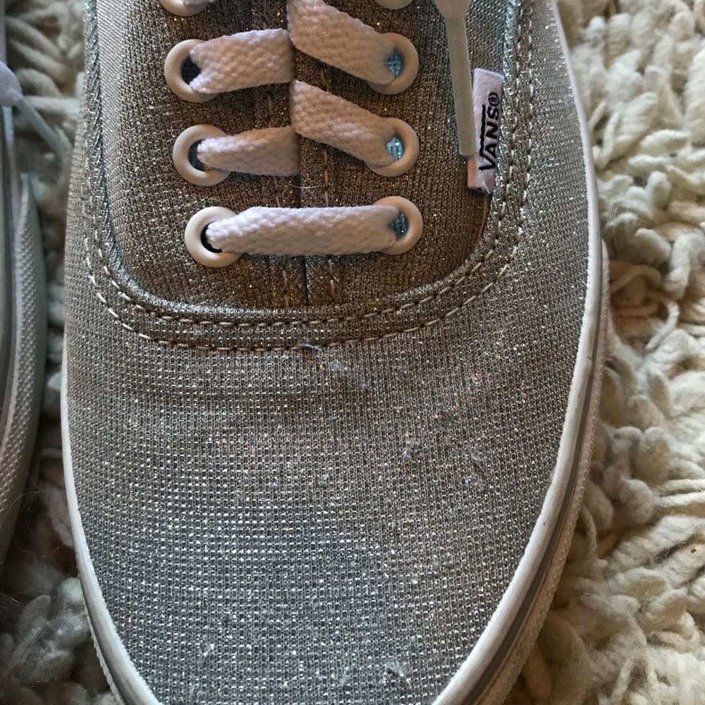 Vans - Picture 4 of 4