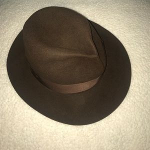 brown hat - MULTIPLE STOCK