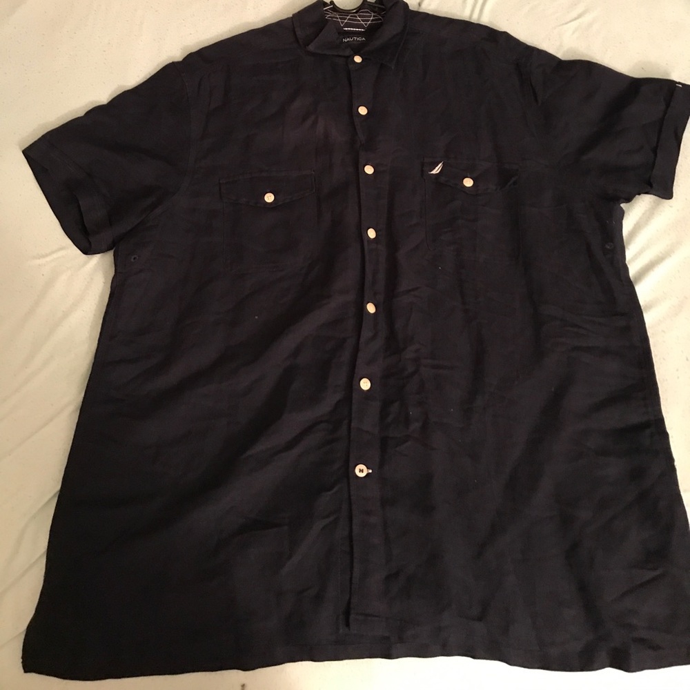 Men’s Nautica shirt