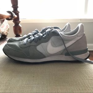 Nike internationalist sneakers