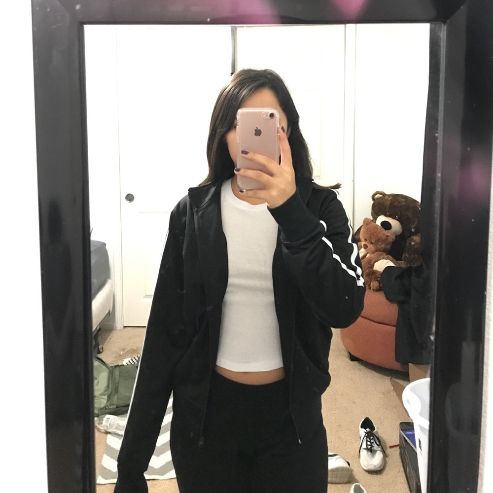 Black Jacket - Picture 4 of 5