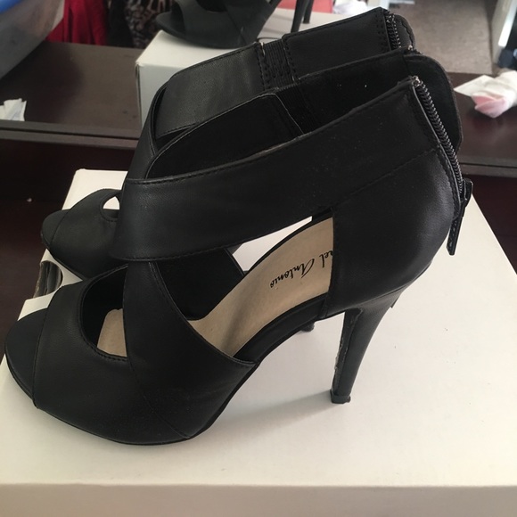 Cute strap sandals - Picture 2 of 3