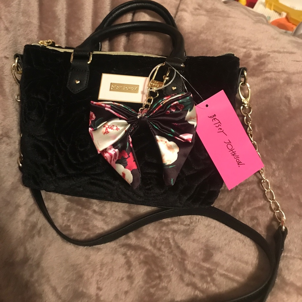 NWOT Perf for Valentines Date! Velour Bow Betsey