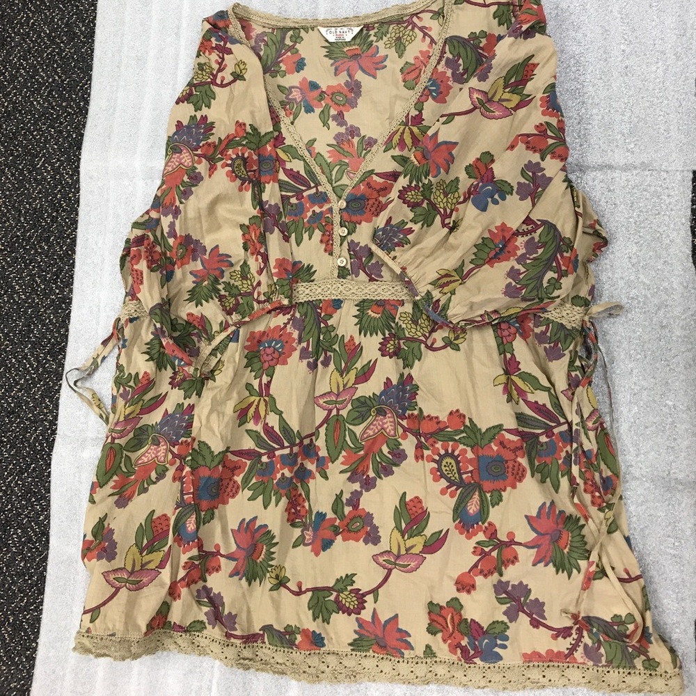 Woman’s light weight top